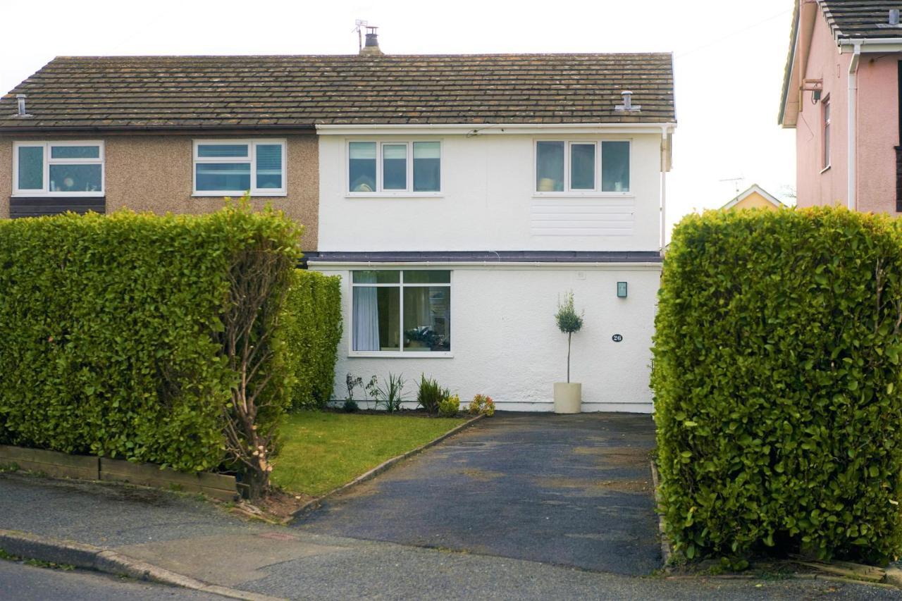 Ser Ar Y Bryn- Lovely Family Home With Garden, Walk To The Village And Beach 桑德斯富特 外观 照片