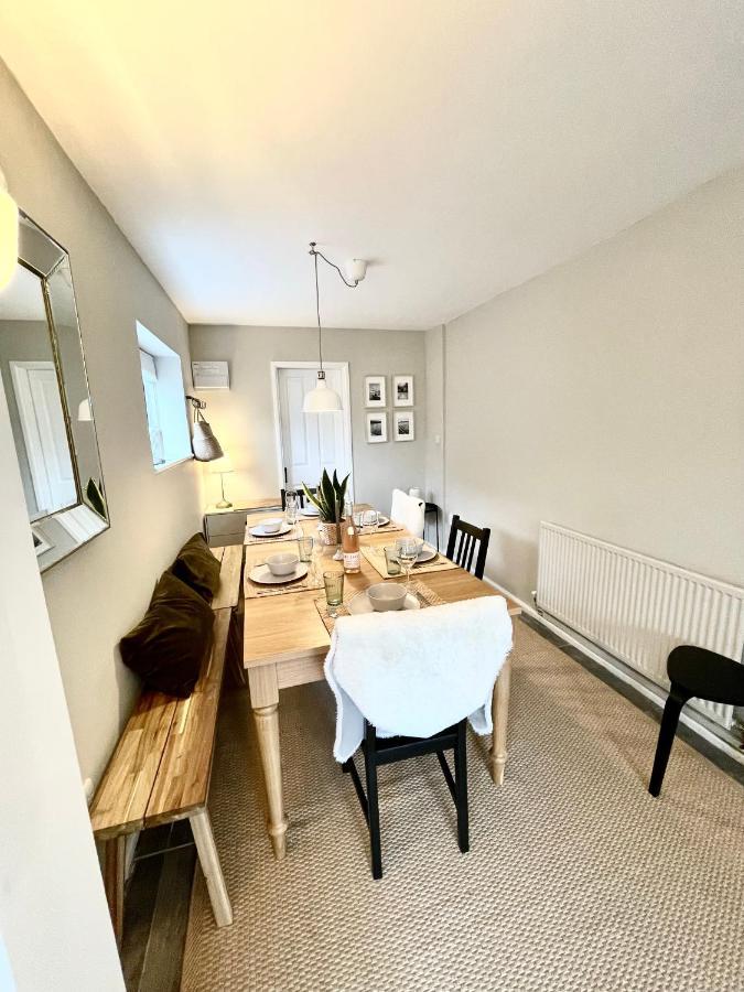 Ser Ar Y Bryn- Lovely Family Home With Garden, Walk To The Village And Beach 桑德斯富特 外观 照片