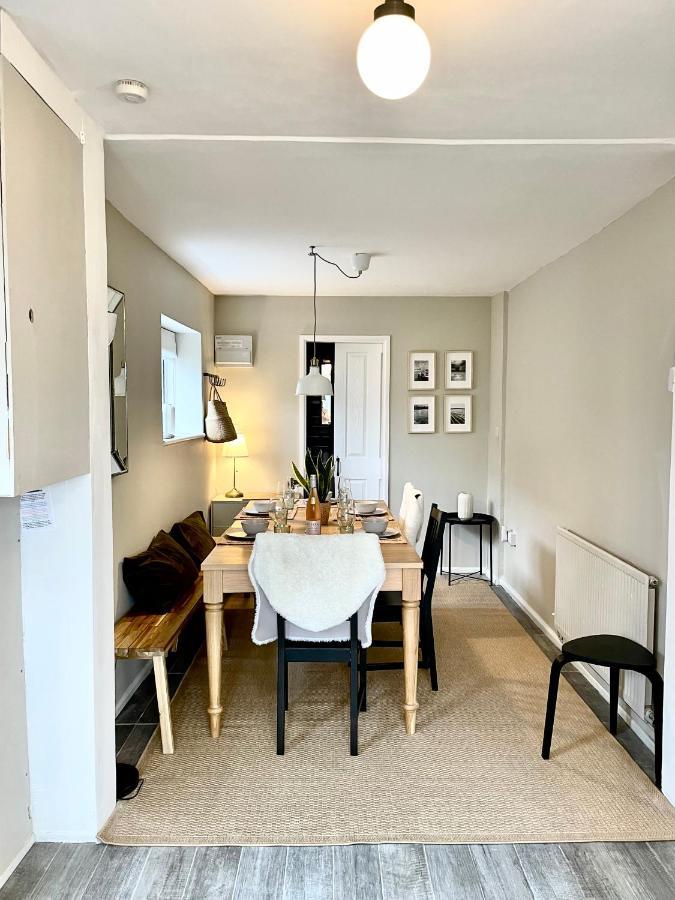 Ser Ar Y Bryn- Lovely Family Home With Garden, Walk To The Village And Beach 桑德斯富特 外观 照片