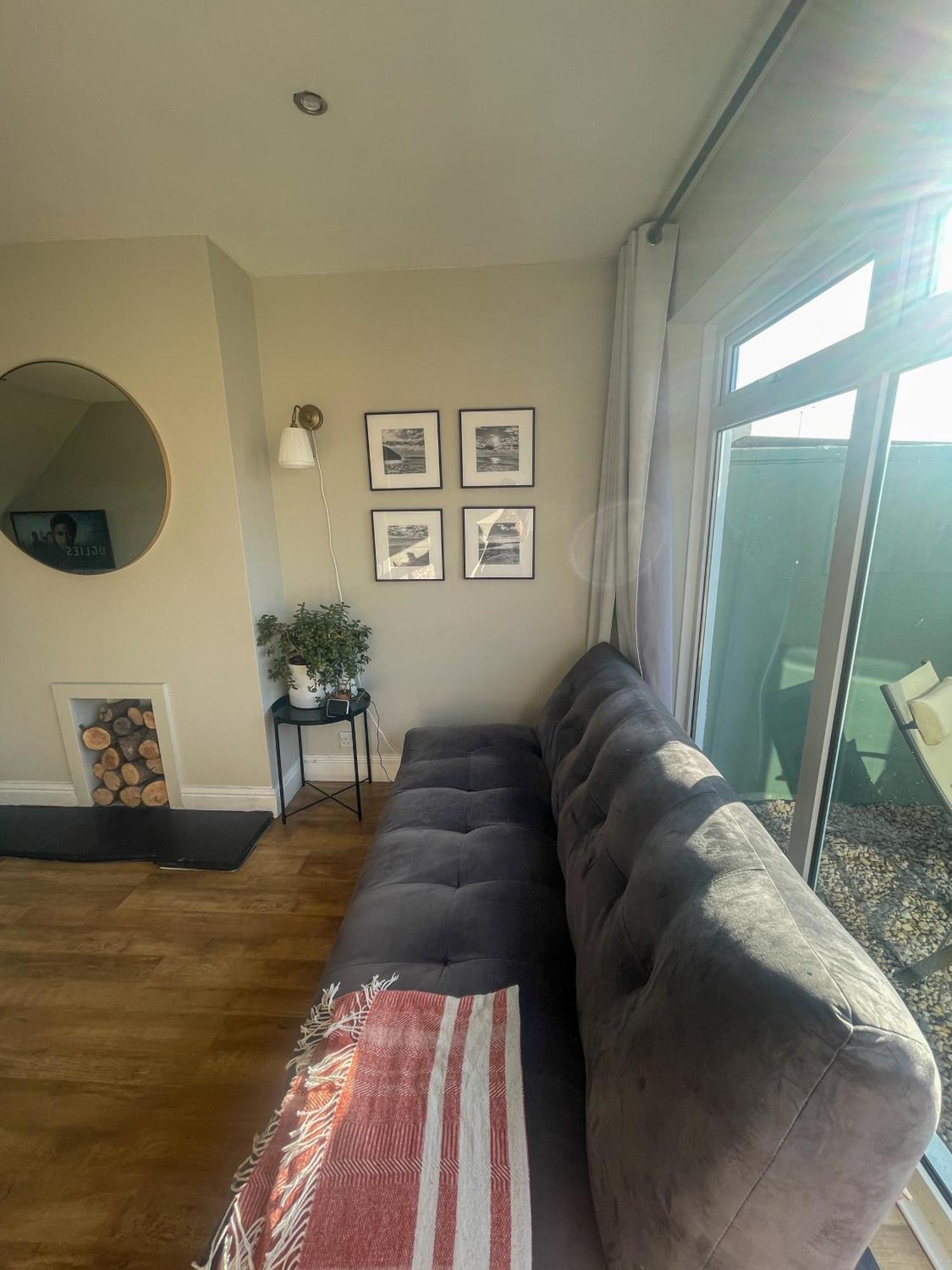 Ser Ar Y Bryn- Lovely Family Home With Garden, Walk To The Village And Beach 桑德斯富特 外观 照片